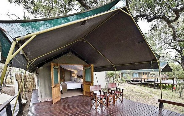 One of the comfortable tents at Simbavati River Lodge