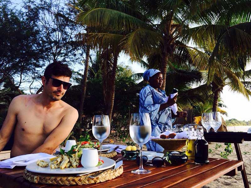 Mozambique: Lunch on the Beach