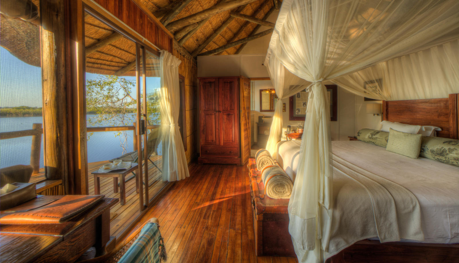 Xugana Island Lodge Surrounds Bedroom